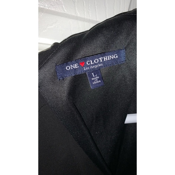 Black Long Sleeve Romper • Size L - Picture 6 of 6